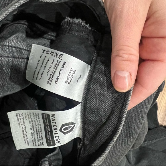 Levi’s X Deepika Padukone Ribcage Wide Leg Jeans - Picture 11 of 12